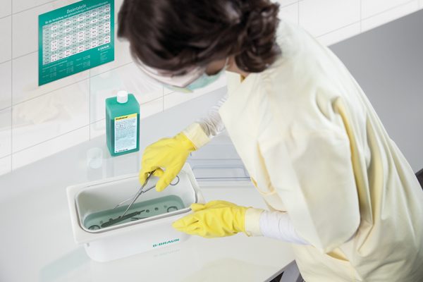 Système automatique de nettoyage et désinfection des instruments